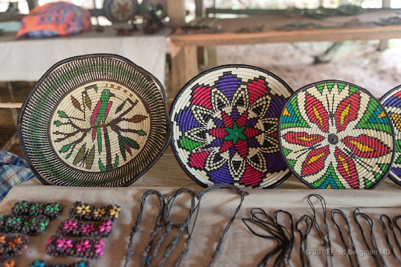 20101203_125240 D3.jpg - Embera crafts